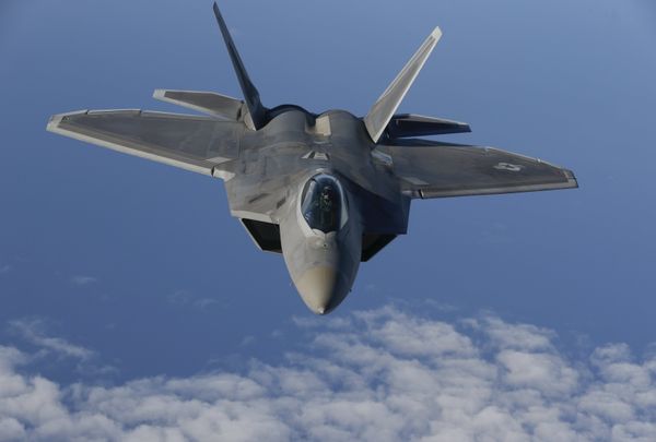 A F-22 Raptor fighter jet of the 95th Fighter Squadron from Tyndall, Florida approaches a KC-135 Stratotanker from the 100th Air Refueling Wing at the Royal Air Force Base in Mildenhall in Britain as they fly over the Baltic Sea towards the newly established NATO airbase of Aemari, Estonia September 4, 2015. A F-22 Raptor fighter jet of the 95th Fighter Squadron from Tyndall, Florida approaches a KC-135 Stratotanker from the 100th Air Refueling Wing at the Royal Air Force Base in Mildenhall in Britain as they fly over the Baltic Sea towards the newly established NATO airbase of Aemari, Estonia September 4, 2015. - Sputnik International