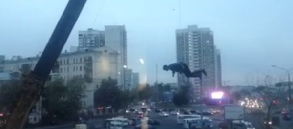 Flying man in Moscow - Sputnik International