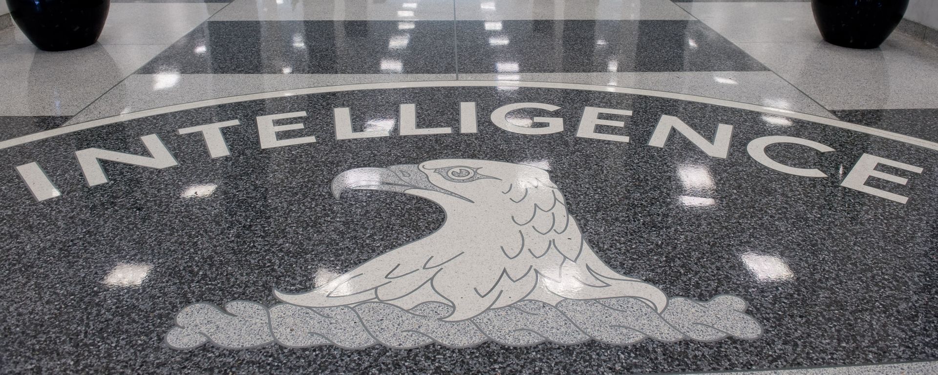 The Central Intelligence Agency (CIA) logo is displayed in the lobby of CIA Headquarters in Langley, Virginia, on August 14, 2008 The Central Intelligence Agency (CIA) logo is displayed in the lobby of CIA Headquarters in Langley, Virginia, on August 14, 2008 - Sputnik International, 1920, 31.10.2018