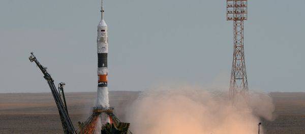 Soyuz TMA-18M launches from Baikonur Cosmodrome to take the long-duration expedition 45/46 to the International Space Station. - Sputnik International