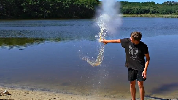 Mixing Coca Cola with propane - Sputnik International