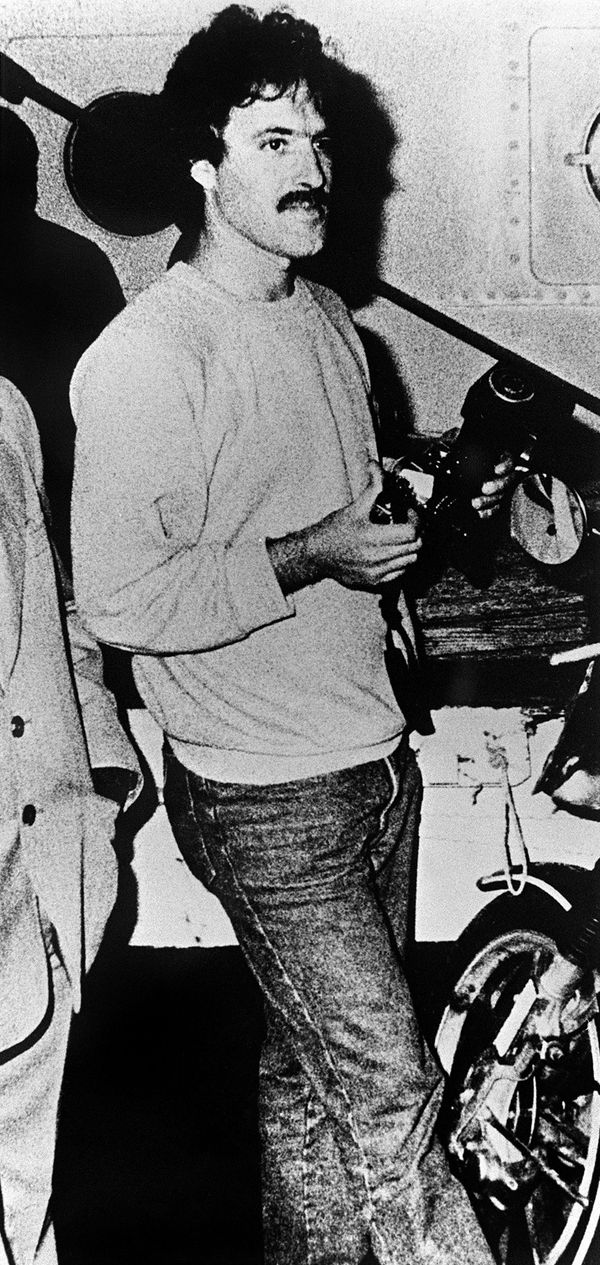 Undated picture of Portuguese photographer Fernando Pereira who died during explosions on board of Greenpeace ship Rainbow Warrior Undated picture of Portuguese photographer Fernando Pereira who died during explosions on board of Greenpeace ship Rainbow Warrior - Sputnik International