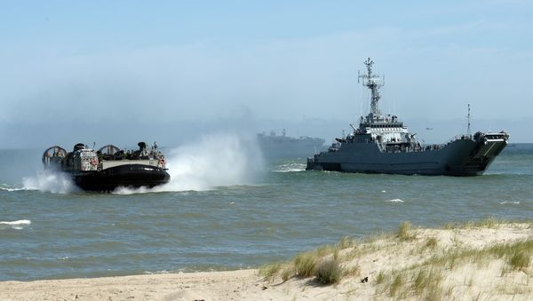 NATO troops make a massive amphibious landing off the coast of Ustka, northern Poland, during NATO military sea exercises BALTOPS (Baltic Operations) 2015 in the Baltic Sea - Sputnik International