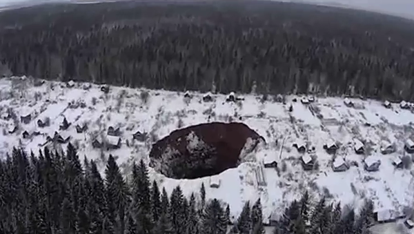 Monster Abyss in Russia Quadruples, Shows No Signs of Stopping - Sputnik International