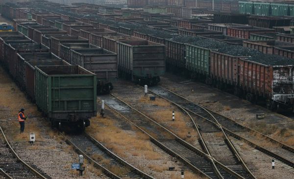 Wagons for transporting coal wait to be transferred in Donetsk, eastern Ukraine. Wagons for transporting coal wait to be transferred in Donetsk, eastern Ukraine. - Sputnik International