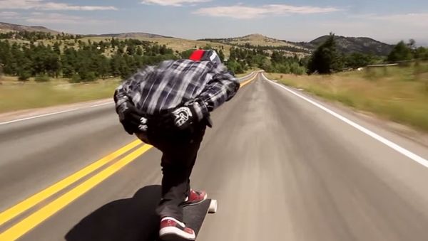 Skateboarding at 70 Mph - Sputnik International