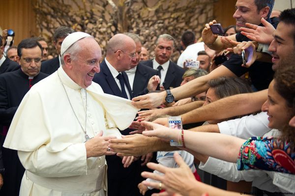Pope Francis greets faithful during an audience to Parish groups promoting evangelization, in the Paul VI hall at the Vatican, Saturday, Sept. 5, 2015. Pope Francis greets faithful during an audience to Parish groups promoting evangelization, in the Paul VI hall at the Vatican, Saturday, Sept. 5, 2015. - Sputnik International