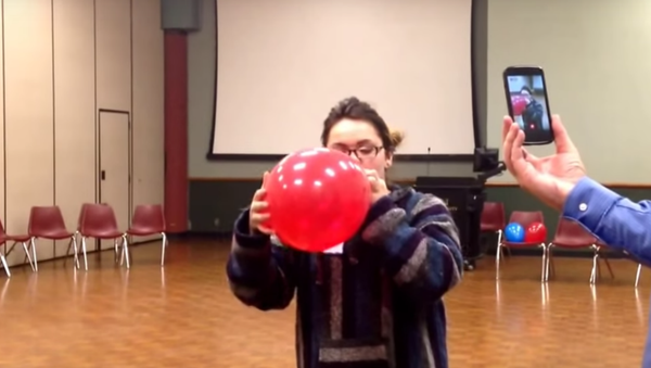 How to Hit That High Note: Helium Opera Singing - Sputnik International