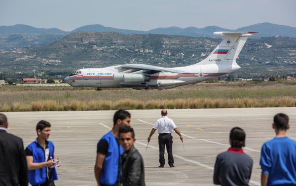 Russian EMERCOM plane with humanitarian aid for the people of Syria arrives to Latakia Airport in Syria. Russian EMERCOM plane with humanitarian aid for the people of Syria arrives to Latakia Airport in Syria. - Sputnik International