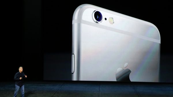 Phil Schiller, of Apple, talks about the the new iPhone 6s and iPhone 6s Plus during the Apple event in San Francisco. - Sputnik International