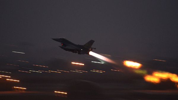 In this image provided by the U.S. Air Force, an F-16 Fighting Falcon takes off from Incirlik Air Base, Turkey, as the U.S. on Wednesday, Aug. 12, 2015, launched its first airstrikes by Turkey-based F-16 fighter jets against Islamic State targets in Syria - Sputnik International
