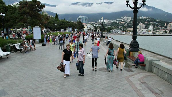 Deputies from France saw the happy people during visit to the Crimea - Sputnik International