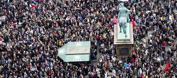 People show their support for refugees and migrants during a rally in Copenhagen September 12, 2015 - Sputnik International