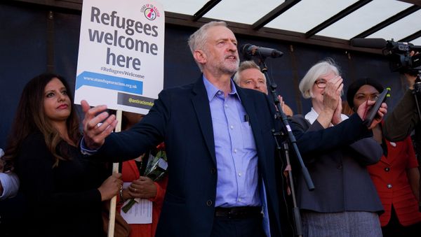 Newly elected leader of Britain's opposition Labour party, Jeremy Corbyn (C), addresses a rally pro-refugee rally in central London on September 12, 2015 Newly elected leader of Britain's opposition Labour party, Jeremy Corbyn (C), addresses a rally pro-refugee rally in central London on September 12, 2015 - Sputnik International