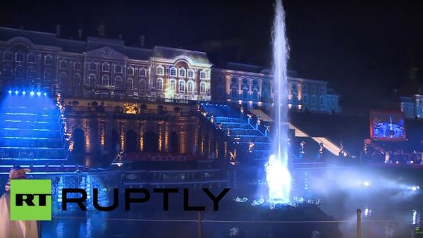 Firework & Dance Display During Peterhof's Fountain Closing Ceremony - Sputnik International