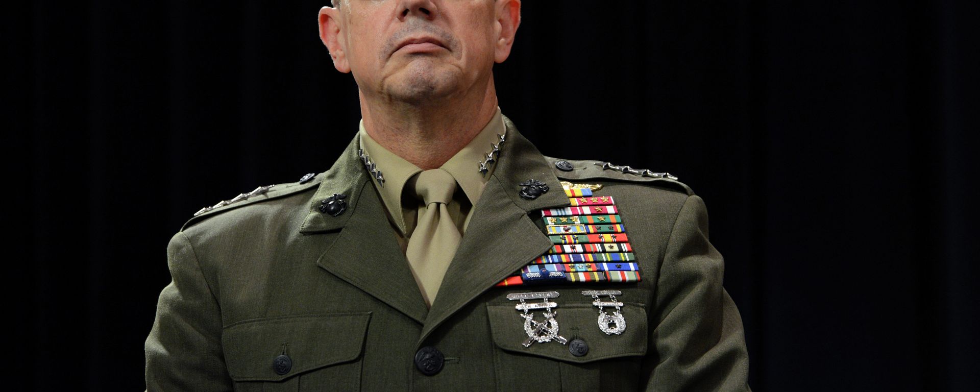Newly appointed Supreme Allied Commander in Europe (SACEUR) US General John Allen looks on following a meeting of NATO Defense Ministers at NATO headquarter in Brussels on Otober 10, 2012 - Sputnik International, 1920, 09.06.2022