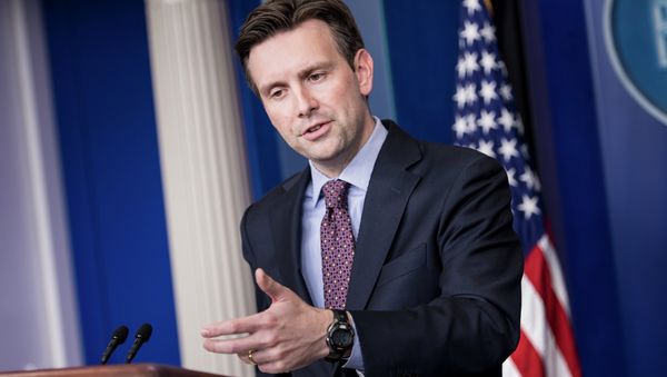 White House Press Secretary Josh Earnest speaks during a daily briefing at the White House October 15, 2014 in Washington, DC. White House Press Secretary Josh Earnest speaks during a daily briefing at the White House October 15, 2014 in Washington, DC. - Sputnik International