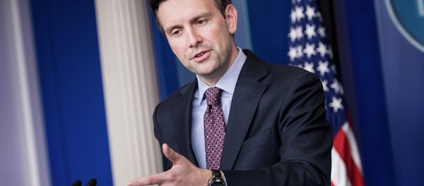 White House Press Secretary Josh Earnest speaks during a daily briefing at the White House October 15, 2014 in Washington, DC. White House Press Secretary Josh Earnest speaks during a daily briefing at the White House October 15, 2014 in Washington, DC. - Sputnik International