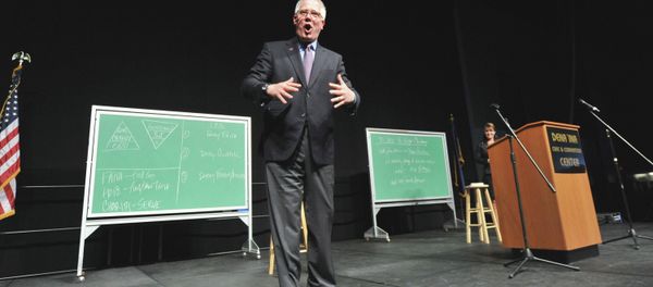 Glenn Beck and his chalkboards full of crazy. - Sputnik International