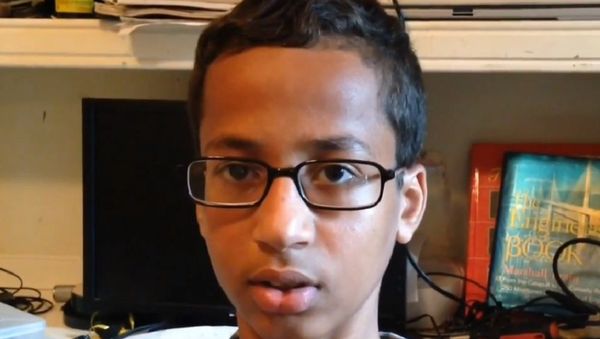 Ahmed Mohamed, a 14-year-old boy from Texas, was arrested for bringing a homemade clock to school, the Dallas Morning News reported - Sputnik International
