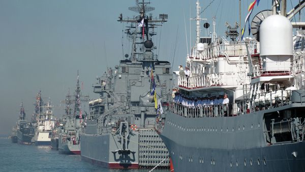 Rehearsal for naval review in Sevastopol - Sputnik International