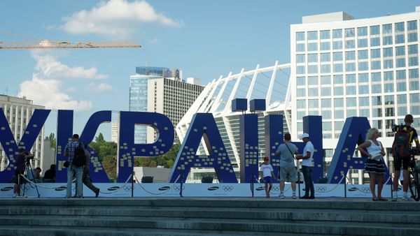 A view of the sculpture Ukraine on Troitskaya Square, Kiev. - Sputnik International