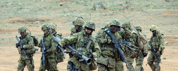 Soldiers from the Japan Ground Self-Defense Force's Western Army Infantry Regiment Soldiers from the Japan Ground Self-Defense Force's Western Army Infantry Regiment - Sputnik International