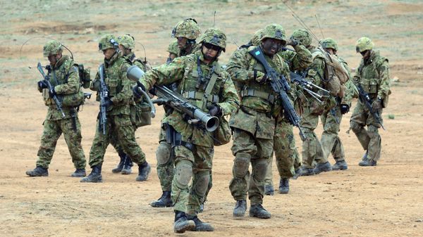 Soldiers from the Japan Ground Self-Defense Force's Western Army Infantry Regiment Soldiers from the Japan Ground Self-Defense Force's Western Army Infantry Regiment - Sputnik International