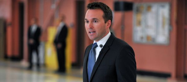 Acting Secretary of the Air Force Eric Fanning speaks to 300 members of the 106th Rescue Wing, New York Air National Guard during a visit to Francis S. Gabreski Air National Guard Base in Westhampton Beach, New York on July 25, 2013 - Sputnik International