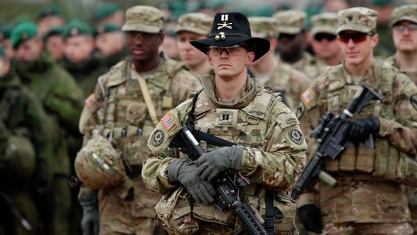Members of the U.S. Army B Company, 2nd Battalion, 8th Cavalry Regiment, 1st Brigade Combat Team, 1st Cavalry Division attend a military exercise 'Iron Sword 2014', at the Gaiziunu Training Range in Pabrade some 60km.(38 miles) north of the capital Vilnius, Lithuania, Thursday, Nov. 13, 2014 - Sputnik International
