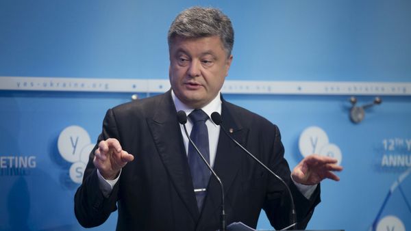 Ukrainian President Petro Poroshenko delivers a speech as he attends the 12th Yalta European Strategy Annual Meeting in Kiev, Ukraine, September 11, 2015 - Sputnik International