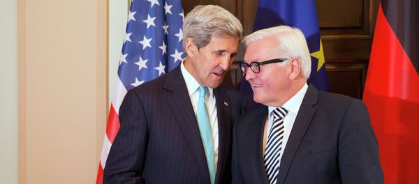 US Secretary of State John Kerry (L) shakes hands with German Foreign Minister Frank-Walter Steinmeier at Villa Borsig in Berlin during a meeting about the ongoing crisis in Syria, on September 20, 2015 US Secretary of State John Kerry (L) shakes hands with German Foreign Minister Frank-Walter Steinmeier at Villa Borsig in Berlin during a meeting about the ongoing crisis in Syria, on September 20, 2015 - Sputnik International