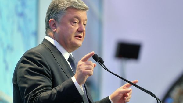 Ukrainian President Petro Poroshenko delivers a speech during 12th Yalta Annual Meeting (YES) in Kiev on September 11, 2015 - Sputnik International