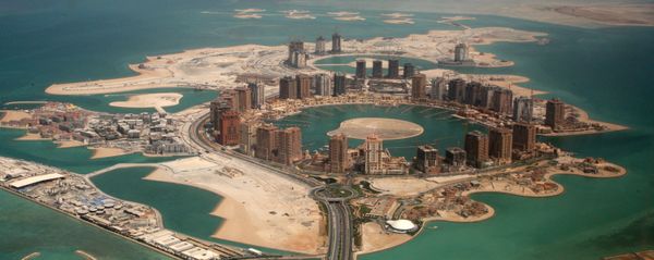 An aerial view shows the pearl Qatar project in Doha, Qatar, Thursday, April 8, 2010 - Sputnik International