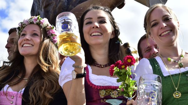 Young women celebrate the opening of the 182. Oktoberfest beer festival in Munich, southern Germany, Saturday, Sept. 19, 2015 Young women celebrate the opening of the 182. Oktoberfest beer festival in Munich, southern Germany, Saturday, Sept. 19, 2015 - Sputnik International