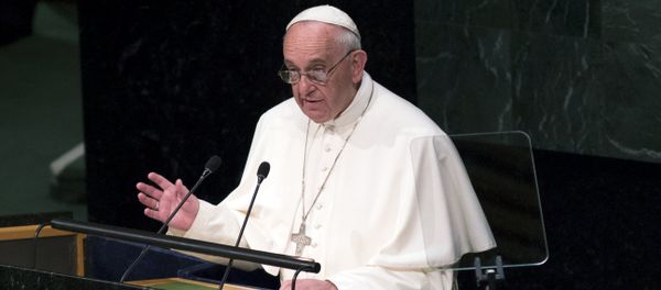 Pope Francis addresses attendees in the opening ceremony to commence a plenary meeting of the United Nations Sustainable Development Summit 2015 at the United Nations headquarters in Manhattan, New York September 25, 2015. Pope Francis addresses attendees in the opening ceremony to commence a plenary meeting of the United Nations Sustainable Development Summit 2015 at the United Nations headquarters in Manhattan, New York September 25, 2015. - Sputnik International