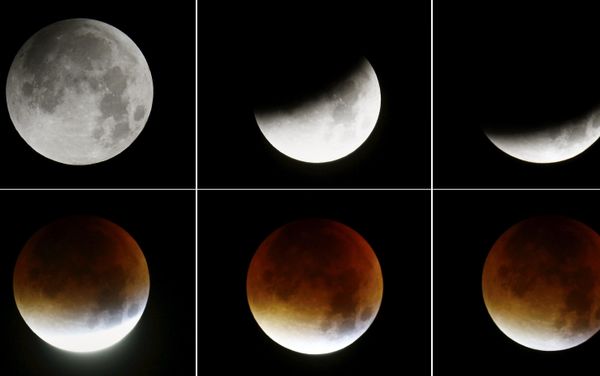 A combination of six pictures shows phases of the rising supermoon in the sky in Frankfurt, Germany, early morning September 28, 2015 A combination of six pictures shows phases of the rising supermoon in the sky in Frankfurt, Germany, early morning September 28, 2015 - Sputnik International