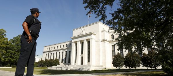 A Federal Reserve police officer keeps watch while posted outside the Federal Reserve headquarters in Washington September 16, 2015 A Federal Reserve police officer keeps watch while posted outside the Federal Reserve headquarters in Washington September 16, 2015 - Sputnik International