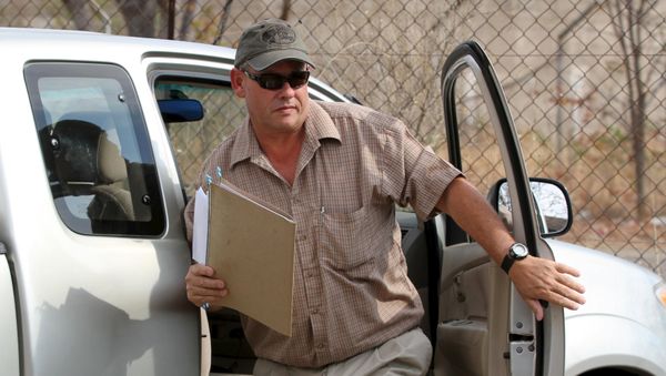 Zimbabwean hunter Theo Bronkhorst arrives at court in Hwange September 28, 2015 - Sputnik International