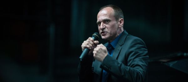 Polish artist and activist Pawel Kukiz addresses his supporters during a congress in Lubin, Poland on June 27, 2015 Polish artist and activist Pawel Kukiz addresses his supporters during a congress in Lubin, Poland on June 27, 2015 - Sputnik International