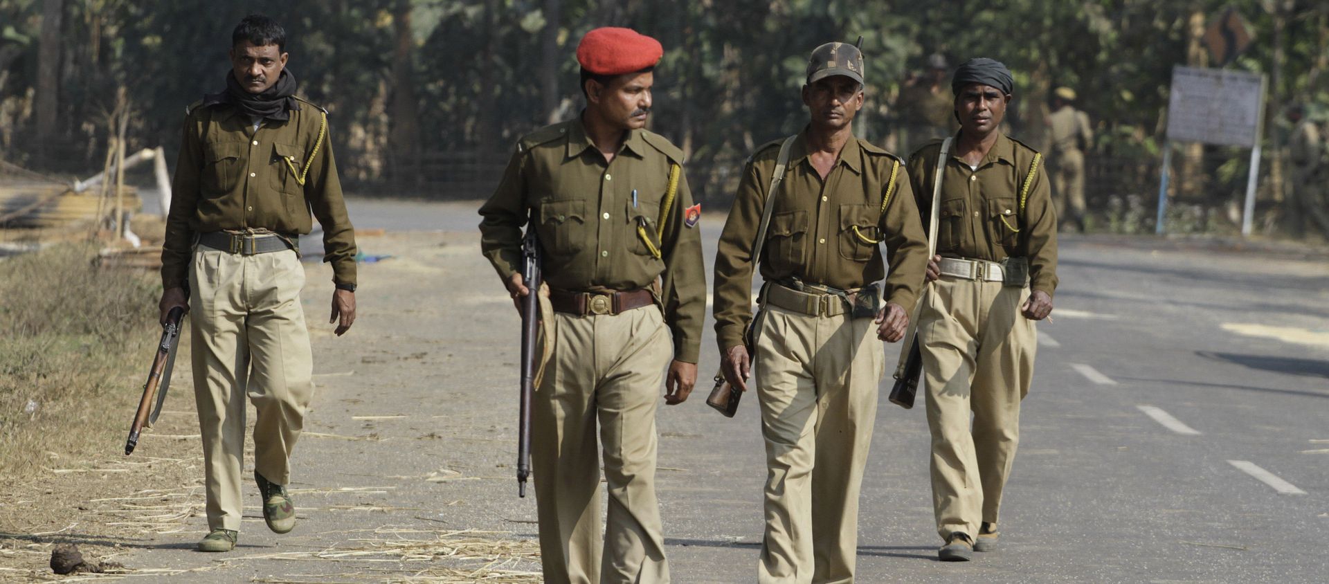 Assam state police personnel patrol - Sputnik International, 1920, 11.08.2021