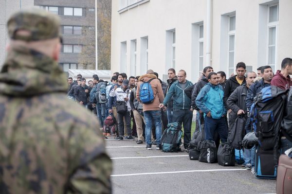 Asylum seekers arrive at a refugee reception centre in the northern town of Tornio, Finland September 25, 2015 Asylum seekers arrive at a refugee reception centre in the northern town of Tornio, Finland September 25, 2015 - Sputnik International