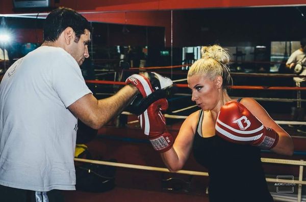 Boobs of Steel: Meet the F-Cup Fighter Shaking up MMA Boobs of Steel: Meet the F-Cup Fighter Shaking up MMA - Sputnik International