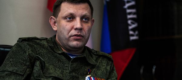 Alexander Zakharchenko, head of the self-proclaimed Donetsk People's Republic (DNR), speaks during an interview at his office in the eastern Ukrainian city of Donetsk on April 8, 2015 - Sputnik International