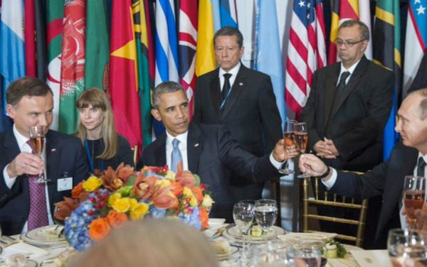 President Duda (left), seen here next to President Barack Obama (center) and President Vladimir Putin (right). The original of the UN handout. President Duda (left), seen here next to President Barack Obama (center) and President Vladimir Putin (right). The original of the UN handout. - Sputnik International