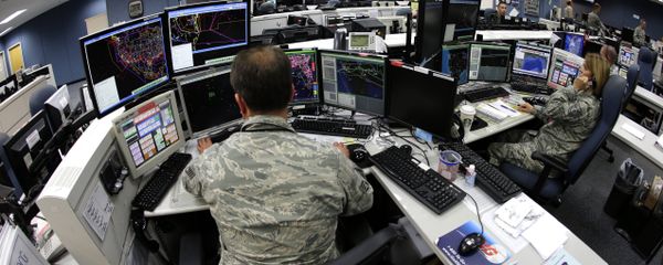 Air National Guard soldiers monitor computer screens - Sputnik International