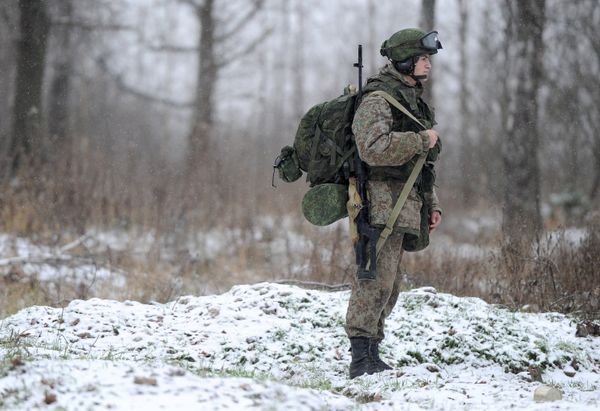 A soldier demonstrates the Ratnik Soldier Combat Equipment Set during a military exercise at Alabino range, Moscow Region. A soldier demonstrates the Ratnik Soldier Combat Equipment Set during a military exercise at Alabino range, Moscow Region. - Sputnik International