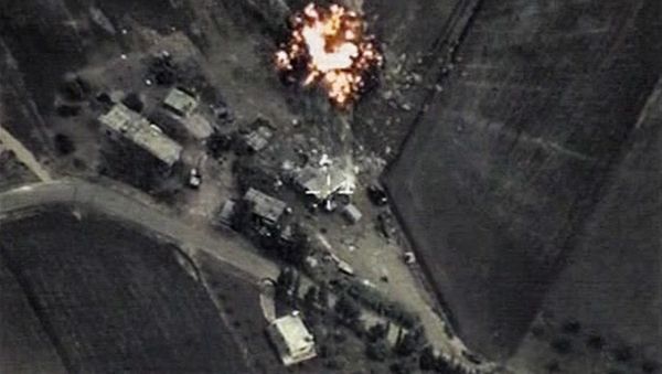 Russia carries out air strikes on ISIS positions in Syria - Sputnik International