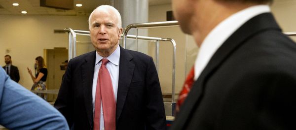 Sen. John McCain, R-Ariz. talks with visitors on Capitol Hill in Washington, Wednesday, Sept. 30, 2015. Sen. John McCain, R-Ariz. talks with visitors on Capitol Hill in Washington, Wednesday, Sept. 30, 2015. - Sputnik International
