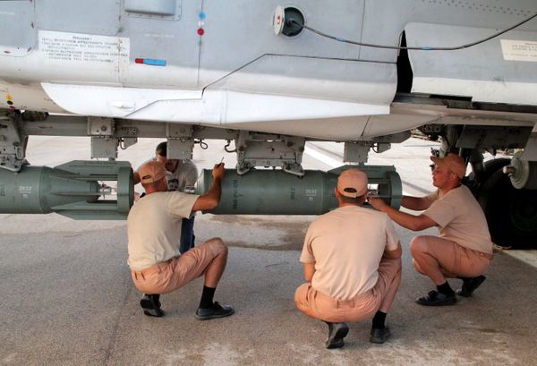 Sputnik Exclusive: Life in Between Airstrikes on Russian Base in Latakia - Sputnik International